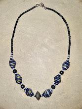 Collar azul perlas africanas de Krobo